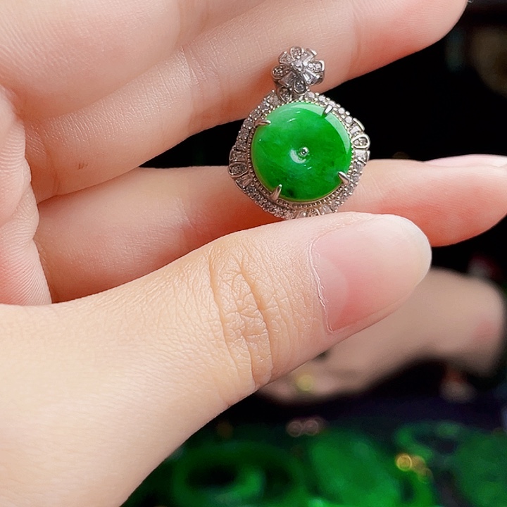 翡翠银S925镶嵌颈饰多样性