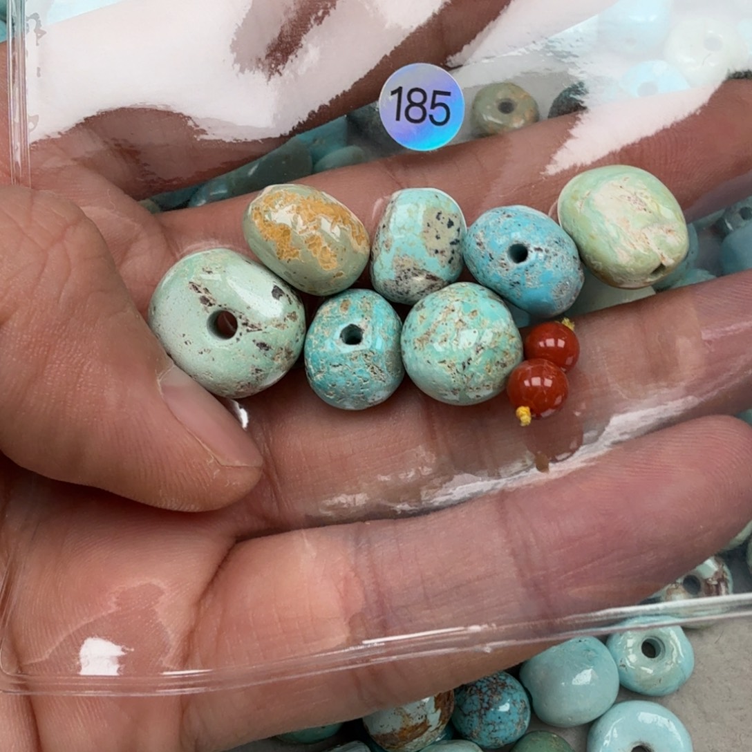 南红玛瑙未镶嵌珠宝奇石