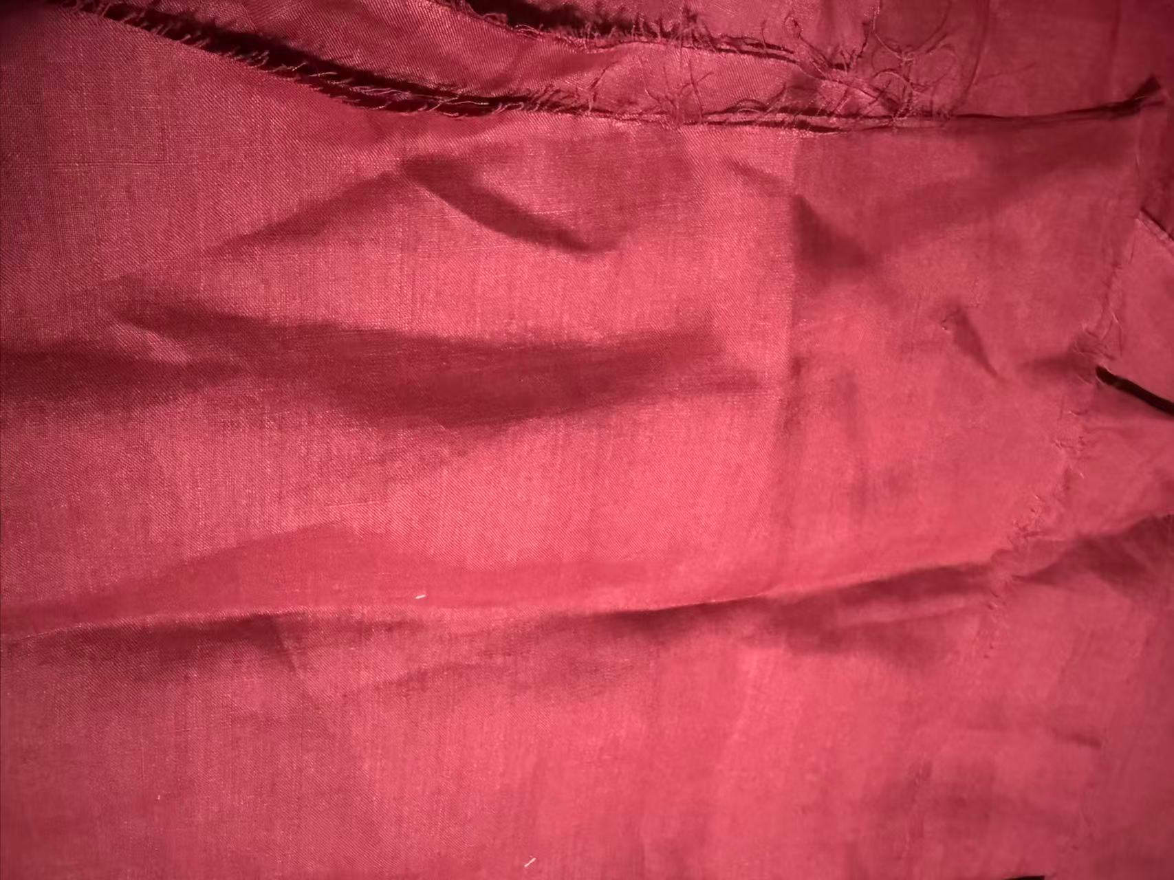 红色灯芯绒服装面料直筒裤子裁片