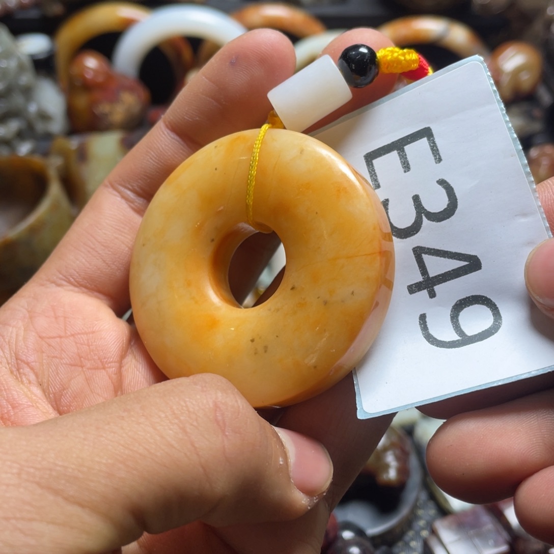 和田玉（糖玉）挂件未镶嵌