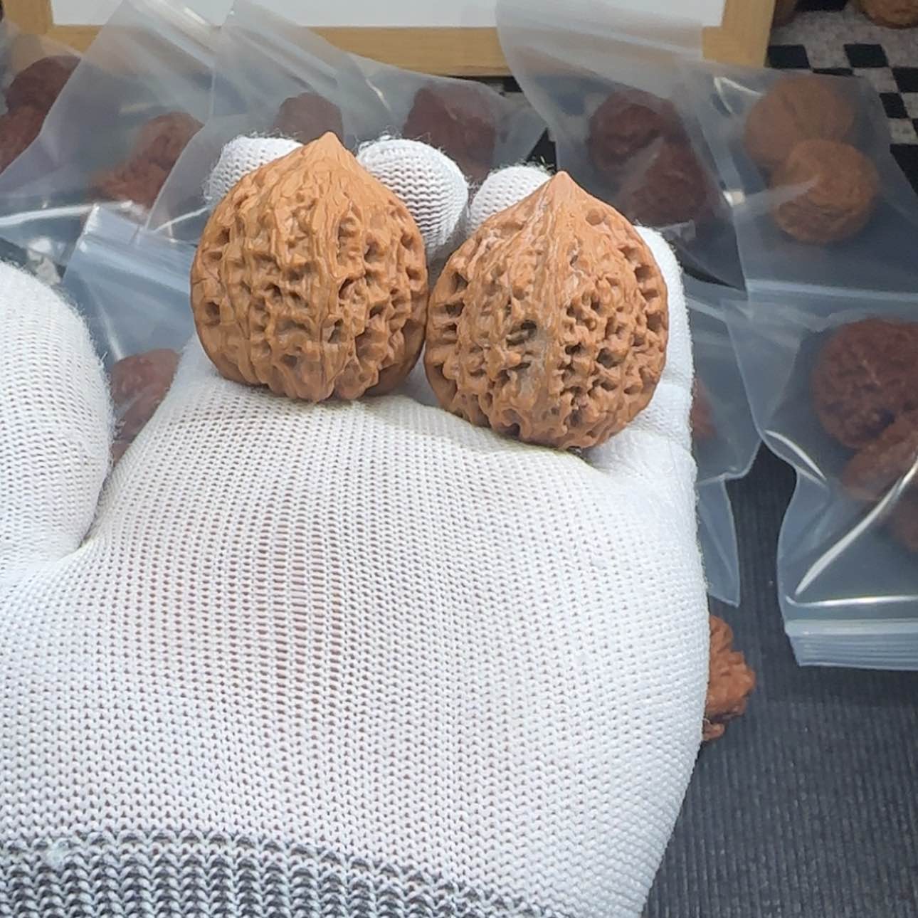 【闪购商品】文玩核桃把件原树寿桃