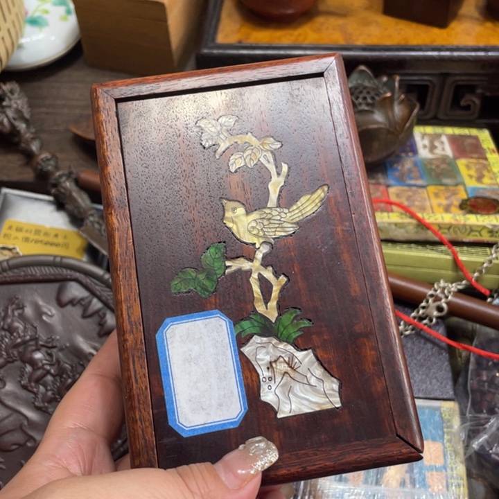 花梨木类端景台陶瓷艺术艺术中心的设计