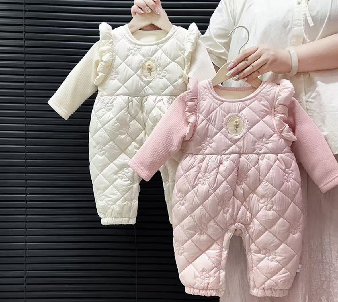 秋冬女宝宝可爱两件套加绒超萌可爱马甲加棉连体衣爬服哈衣外出服