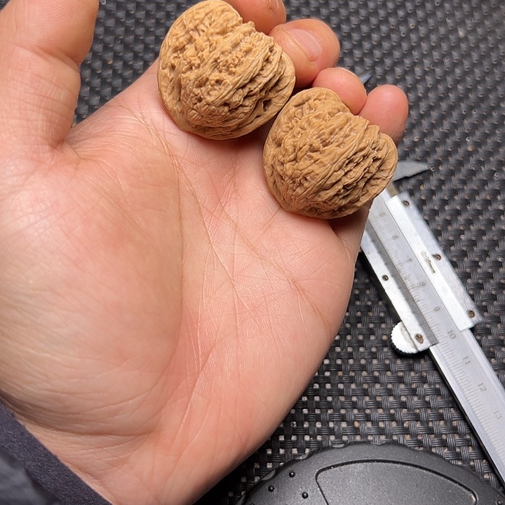 文玩核桃吊坠唐三角