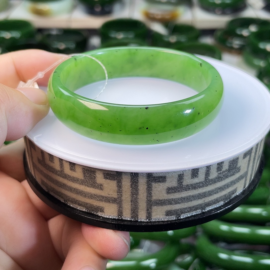 和田玉（碧玉）手镯未镶嵌