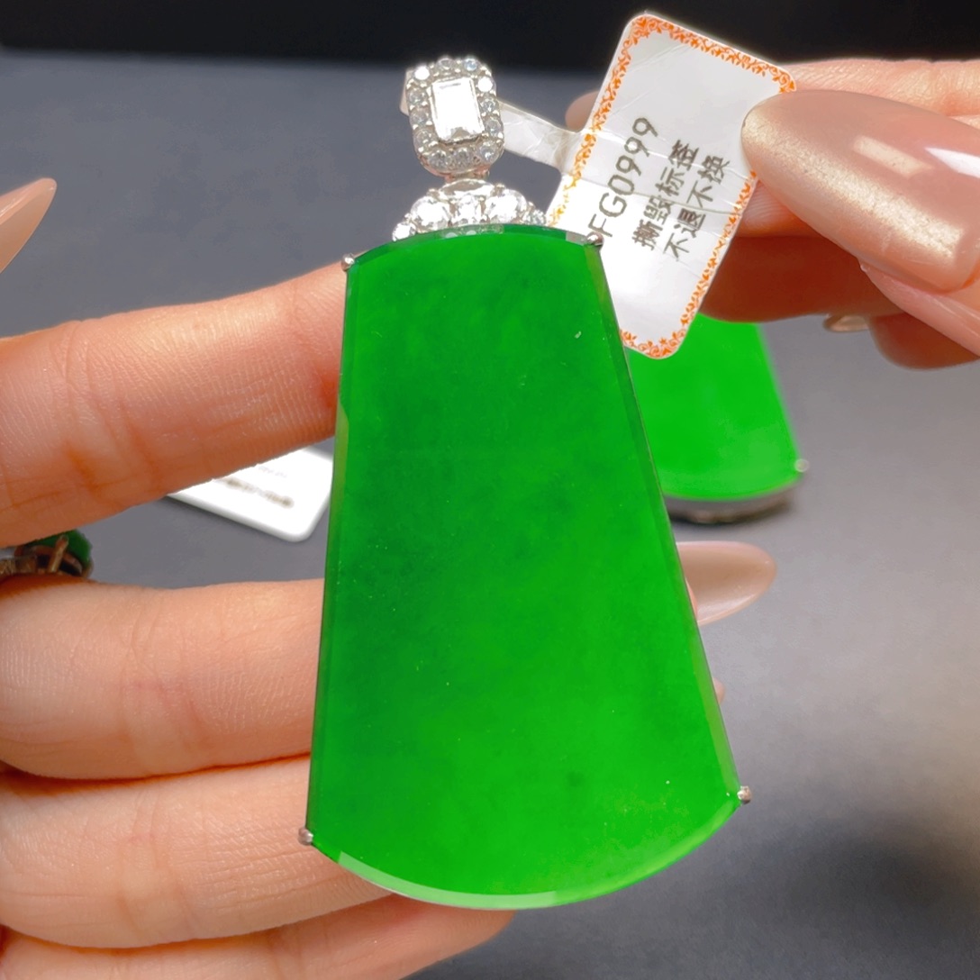 【闪购商品】颈饰银S925镶嵌翡翠瑶****浩翡翠