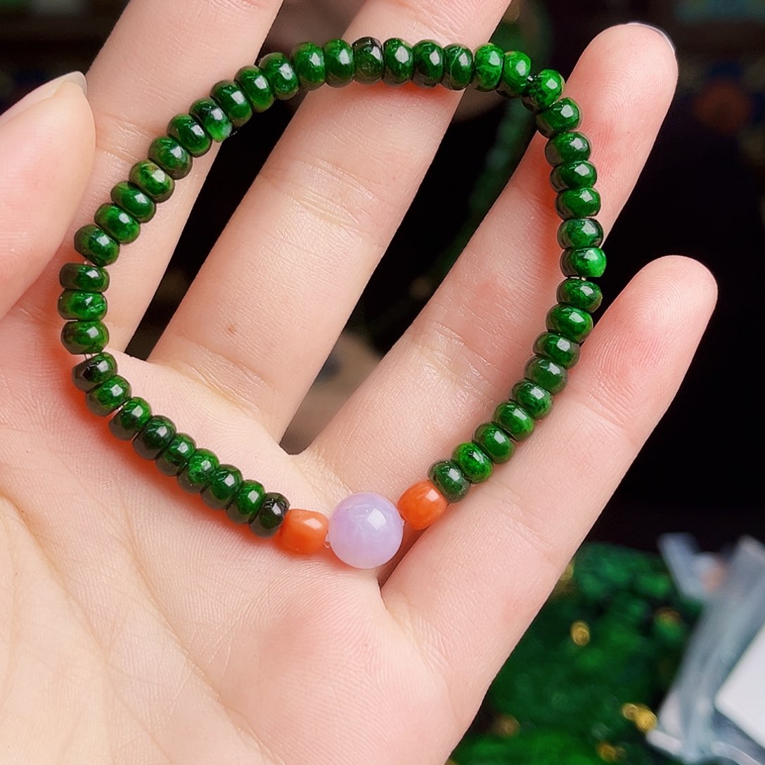 颈饰未镶嵌翡翠多样性