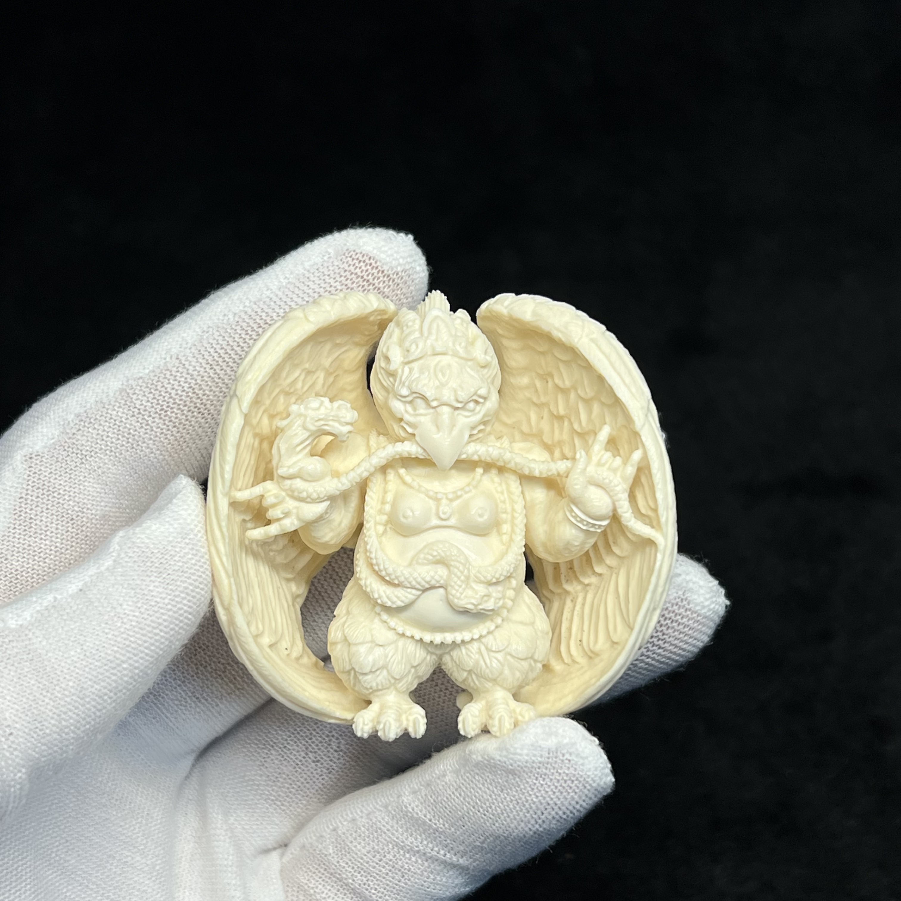 A0015雷震子猛犸牙工艺品