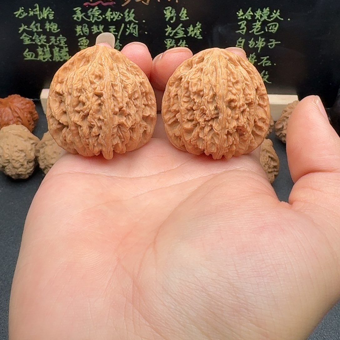 40承德秘纹文玩核桃