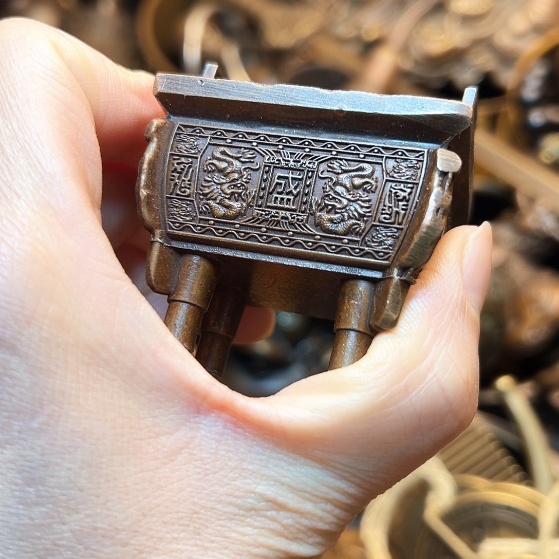 精美铜器工艺品等