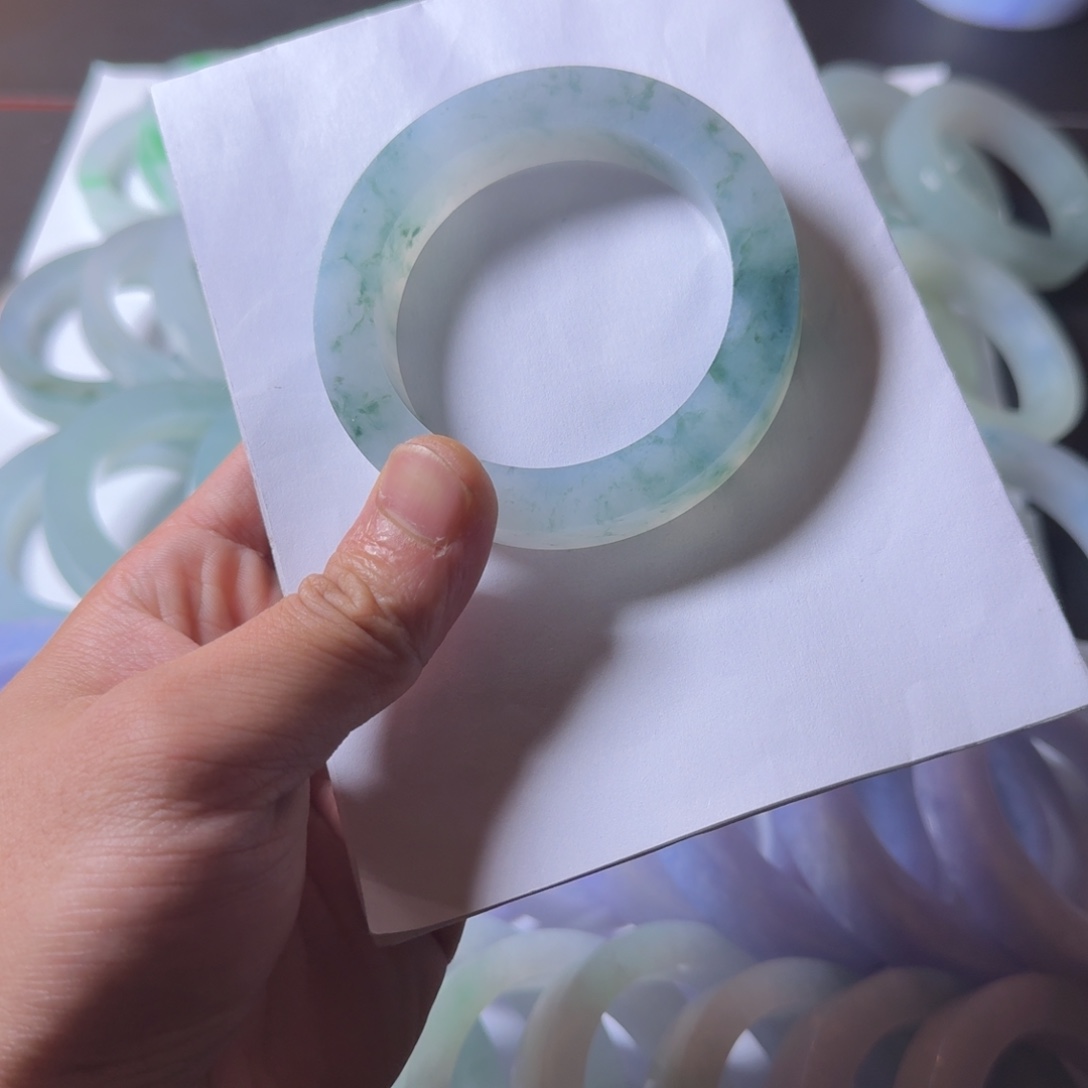 栖***谢定制翡翠未镶嵌56泥鳅背