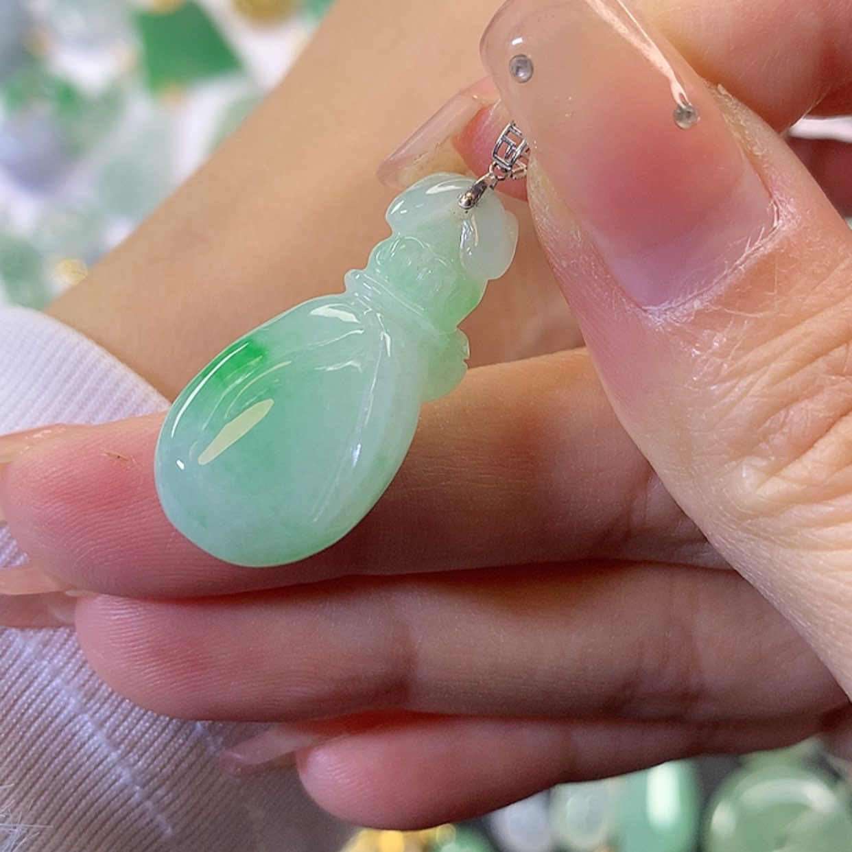 【闪购商品】翡翠吊坠(赠链)18K金镶嵌