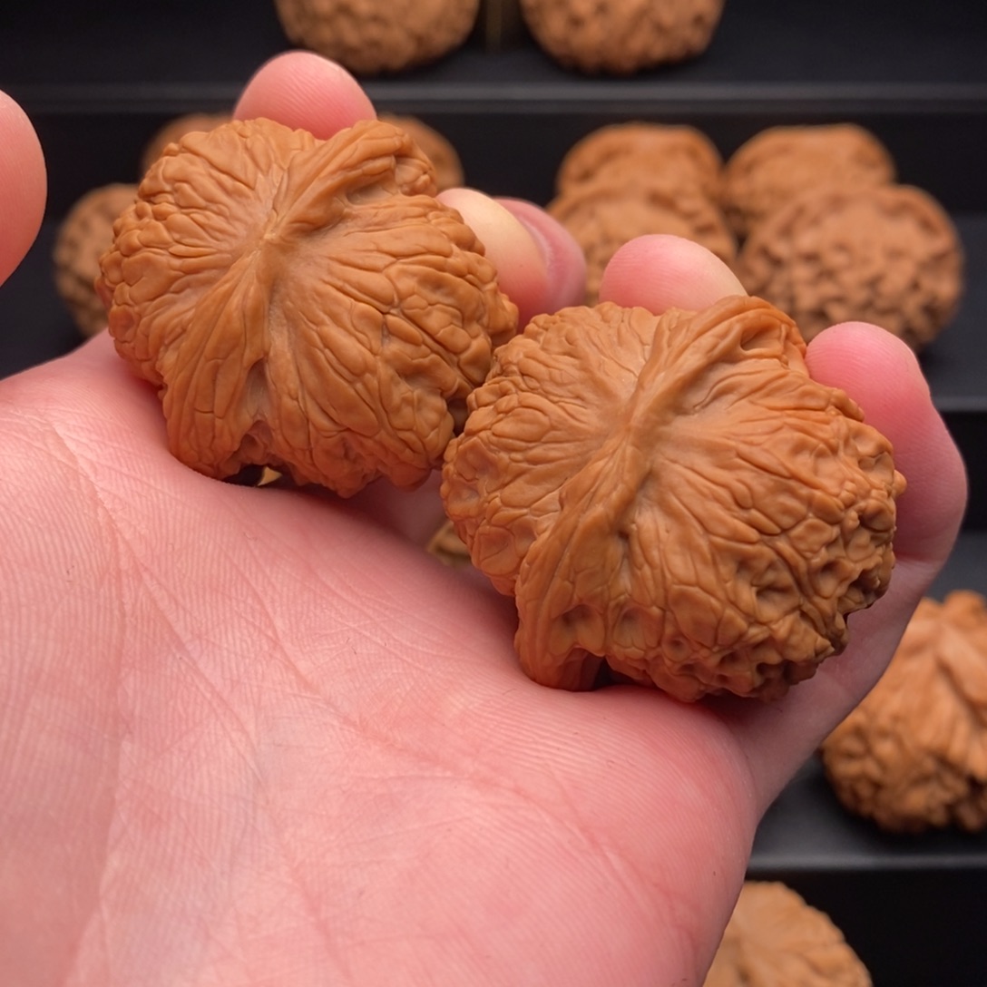 文玩核桃把件别*麒麟