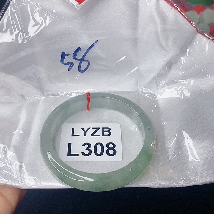 翡翠手镯未镶嵌夏*卍