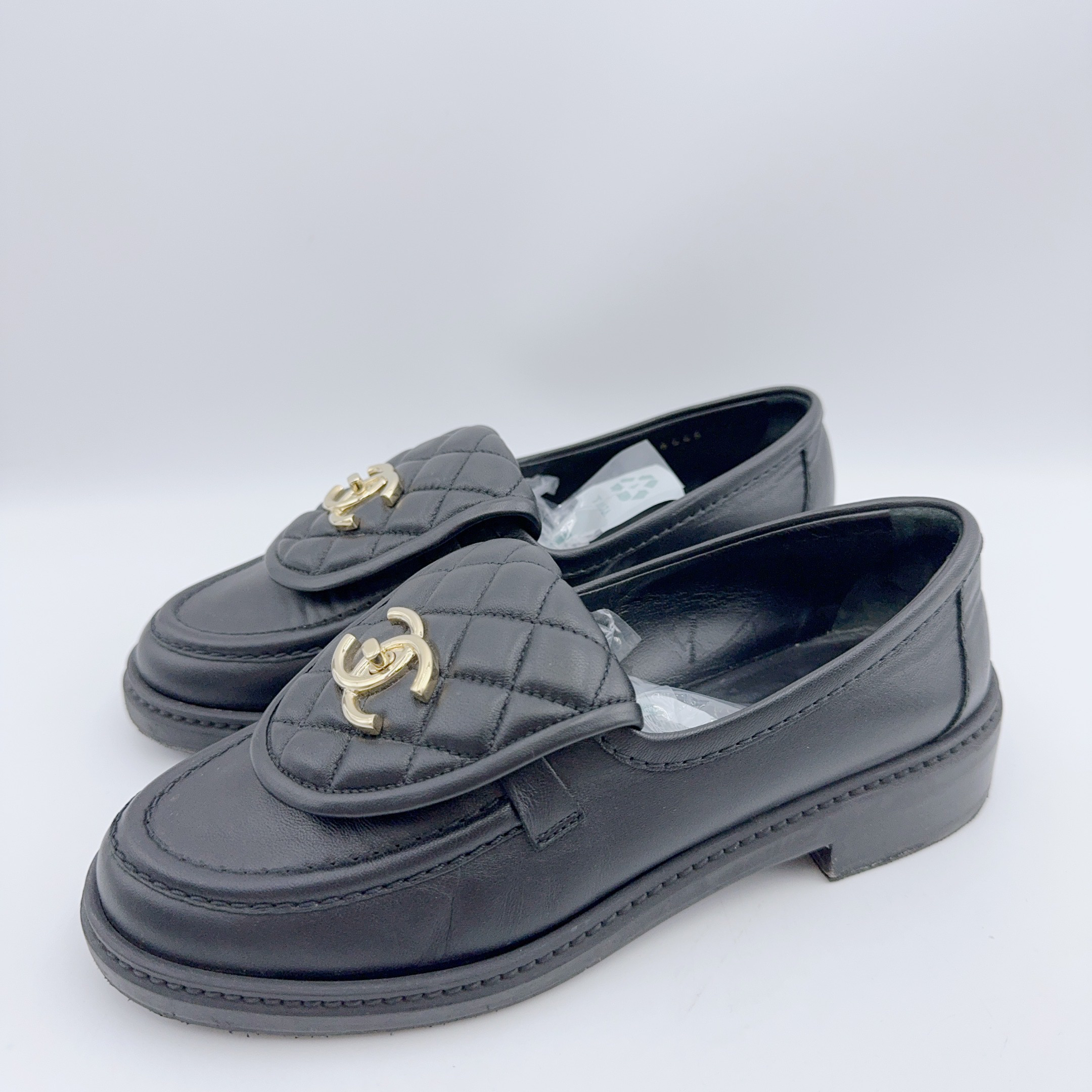 95新 Chanel/香奈儿 98新/香奈儿/36码/黑金书包扣乐福鞋/02287