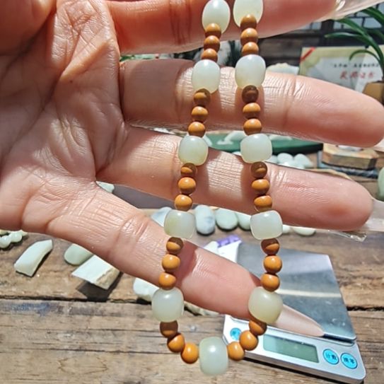 和田玉（糖玉）未镶嵌手链