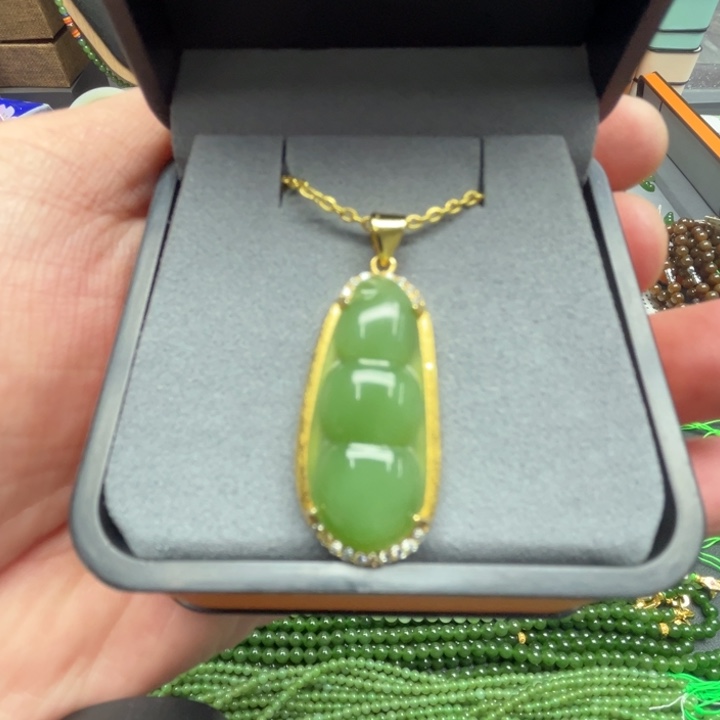 和田玉（碧玉）吊坠(赠链)未镶嵌