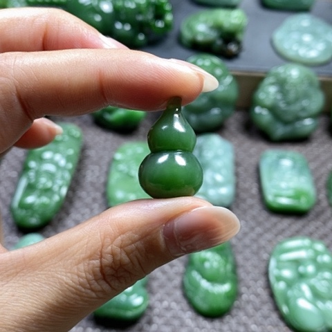 【闪购商品】颈饰未镶嵌和田玉