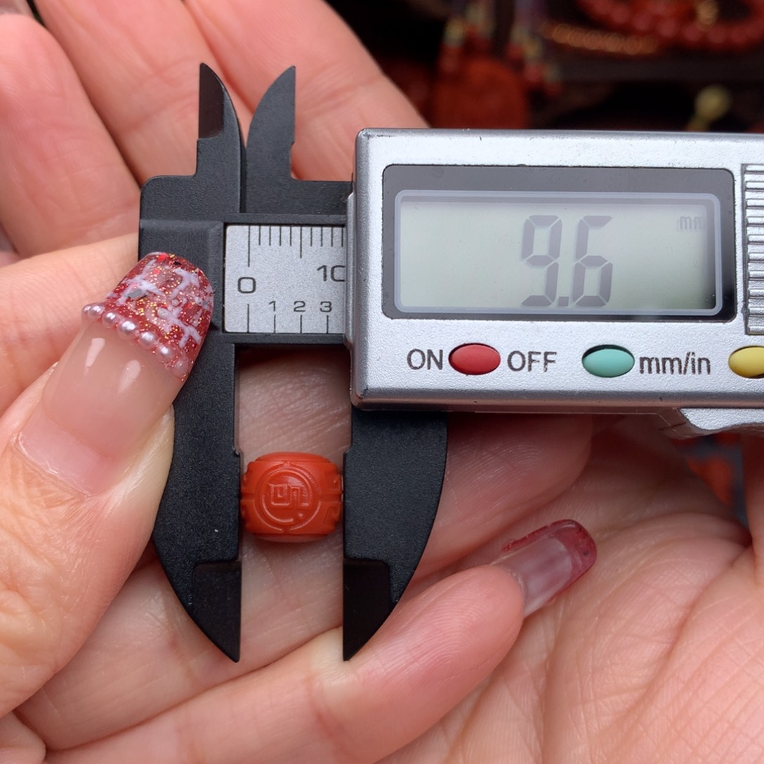 南红玛瑙精工配饰未镶嵌杨***?