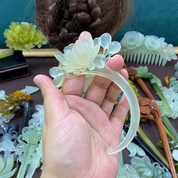 蛇纹石玉发饰未镶嵌初*
