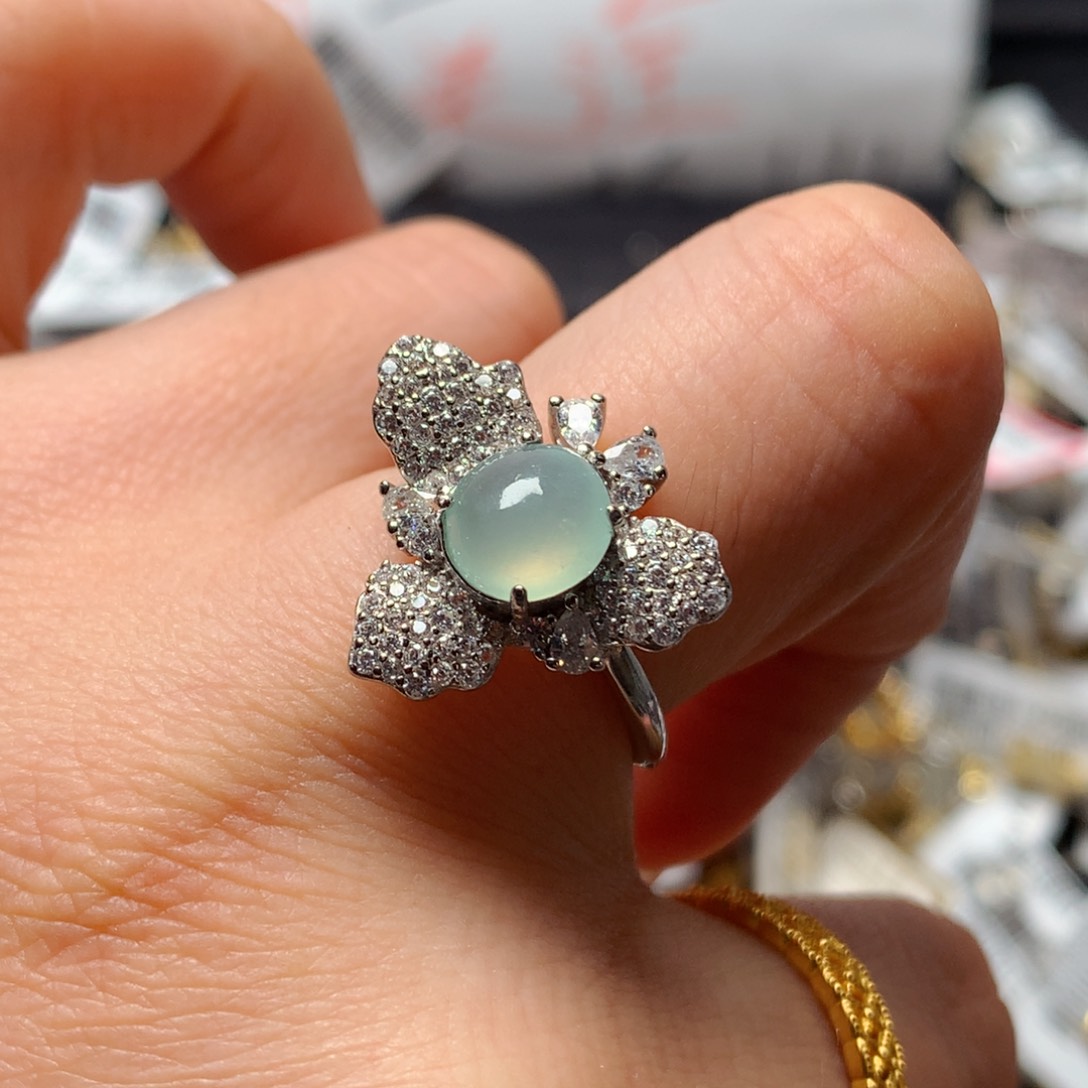 翡翠戒指银S925镶嵌天然翡翠戒指