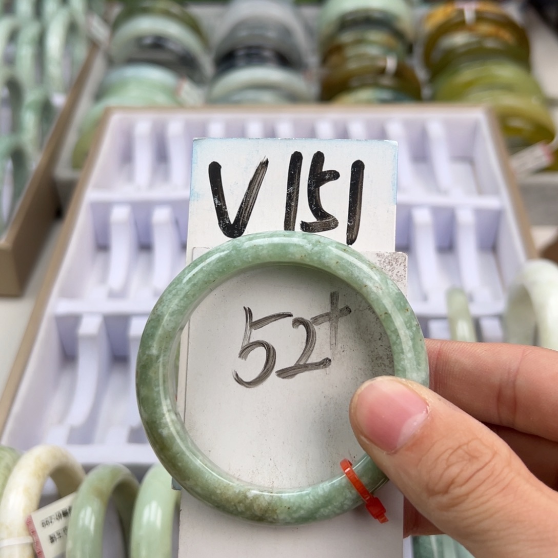 岫玉手镯未镶嵌天然岫玉