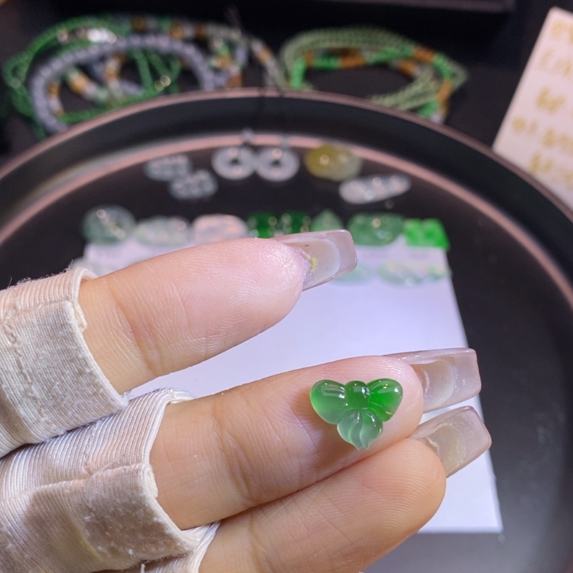 【闪购商品】翡翠挂件未镶嵌蝴蝶结