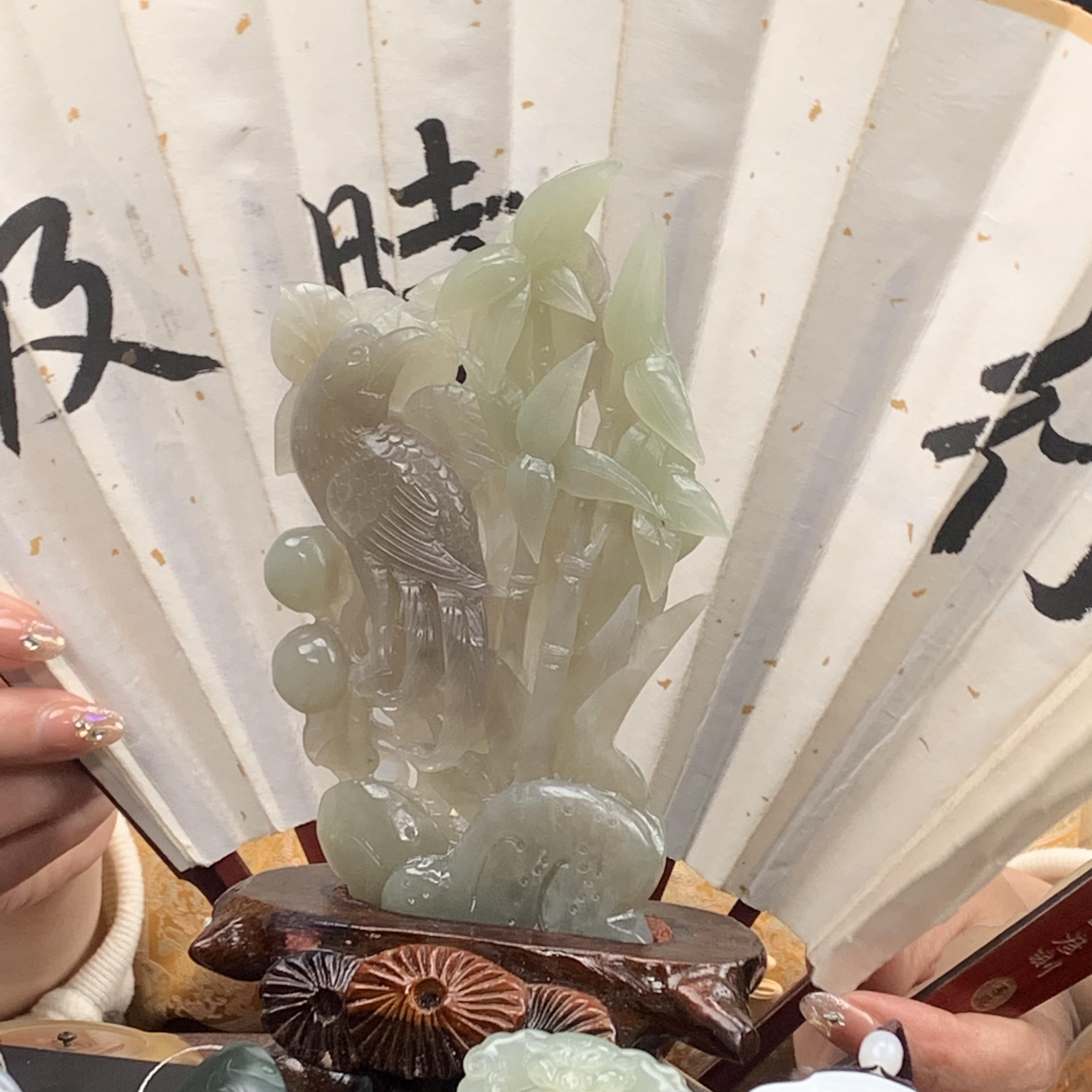 天然和田玉喜上枝头摆件