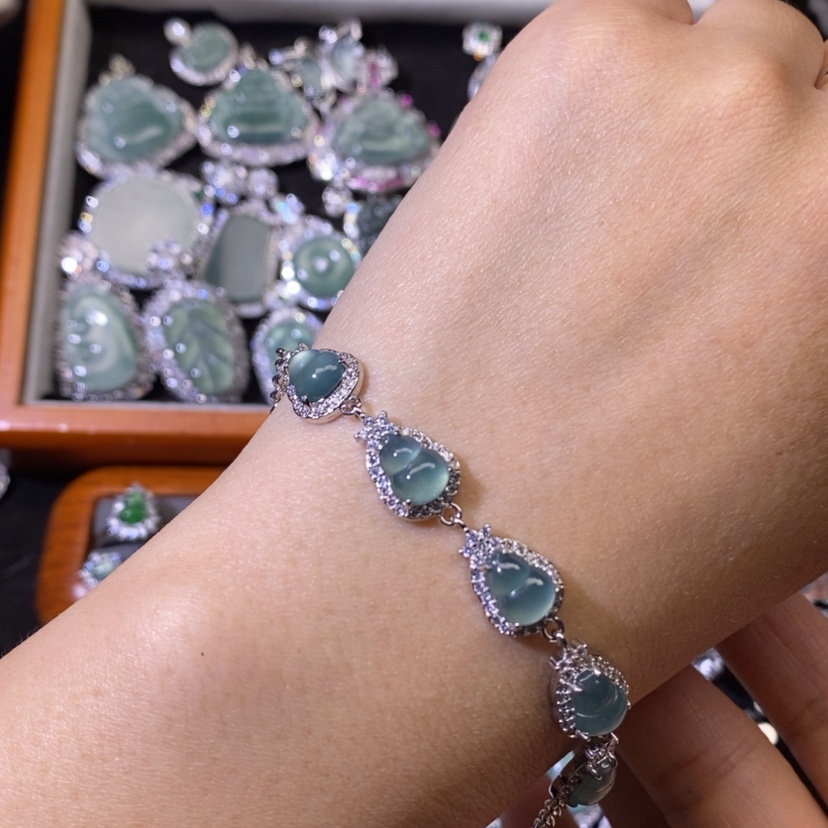 【闪购商品】翡翠颈饰未镶嵌?****璇天然