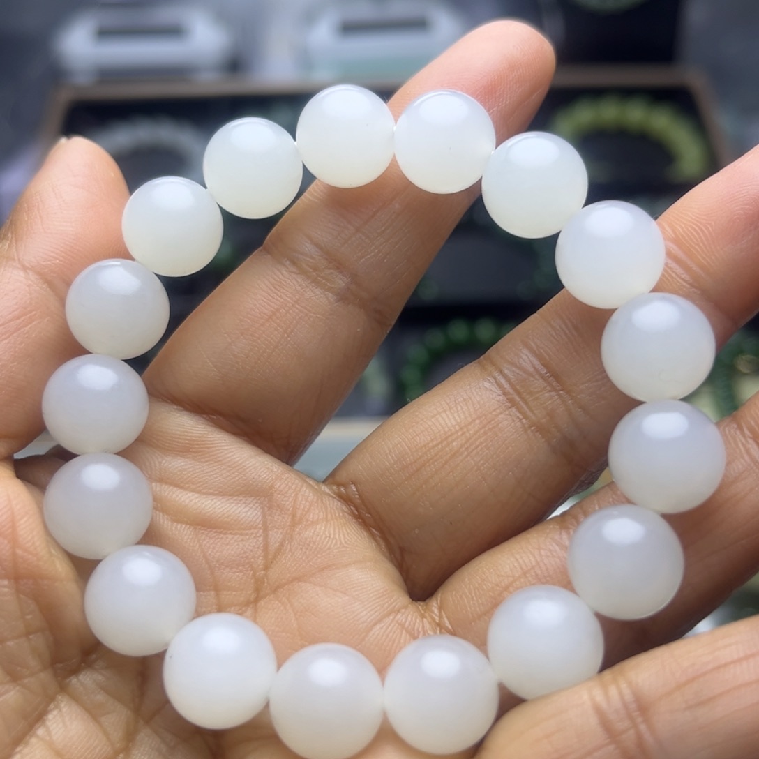 和田玉未镶嵌手串