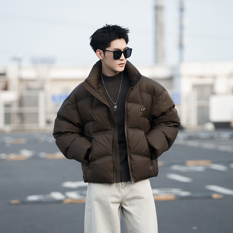 痞帅咖色轻便保暖羽绒服男装2025年新款冬季潮牌修身加厚短款外套