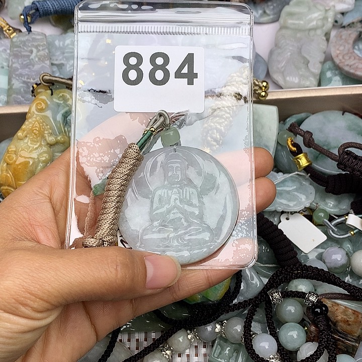 翡翠颈饰未镶嵌随**过翡翠