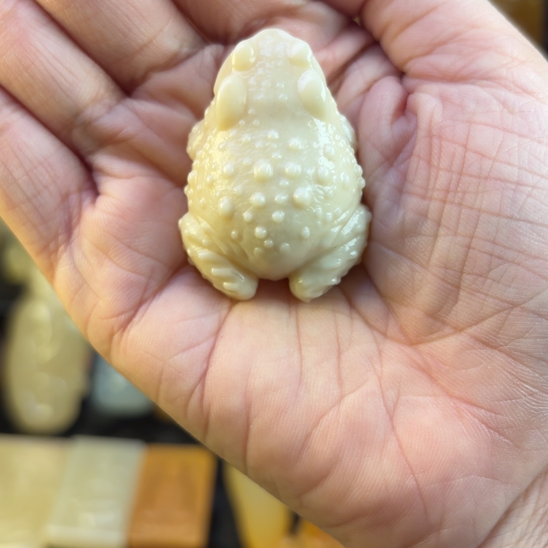 陈***1石英质玉未镶嵌黄蜡石吊坠