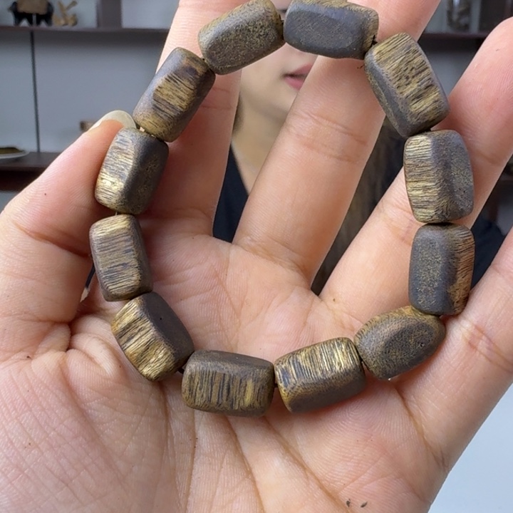 沉香沉香碎屑沉香沉香碎屑+1.0单圈板头留疤+多样性发一