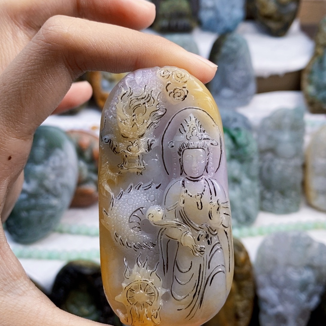 艾***纹定制翡翠未镶嵌观音