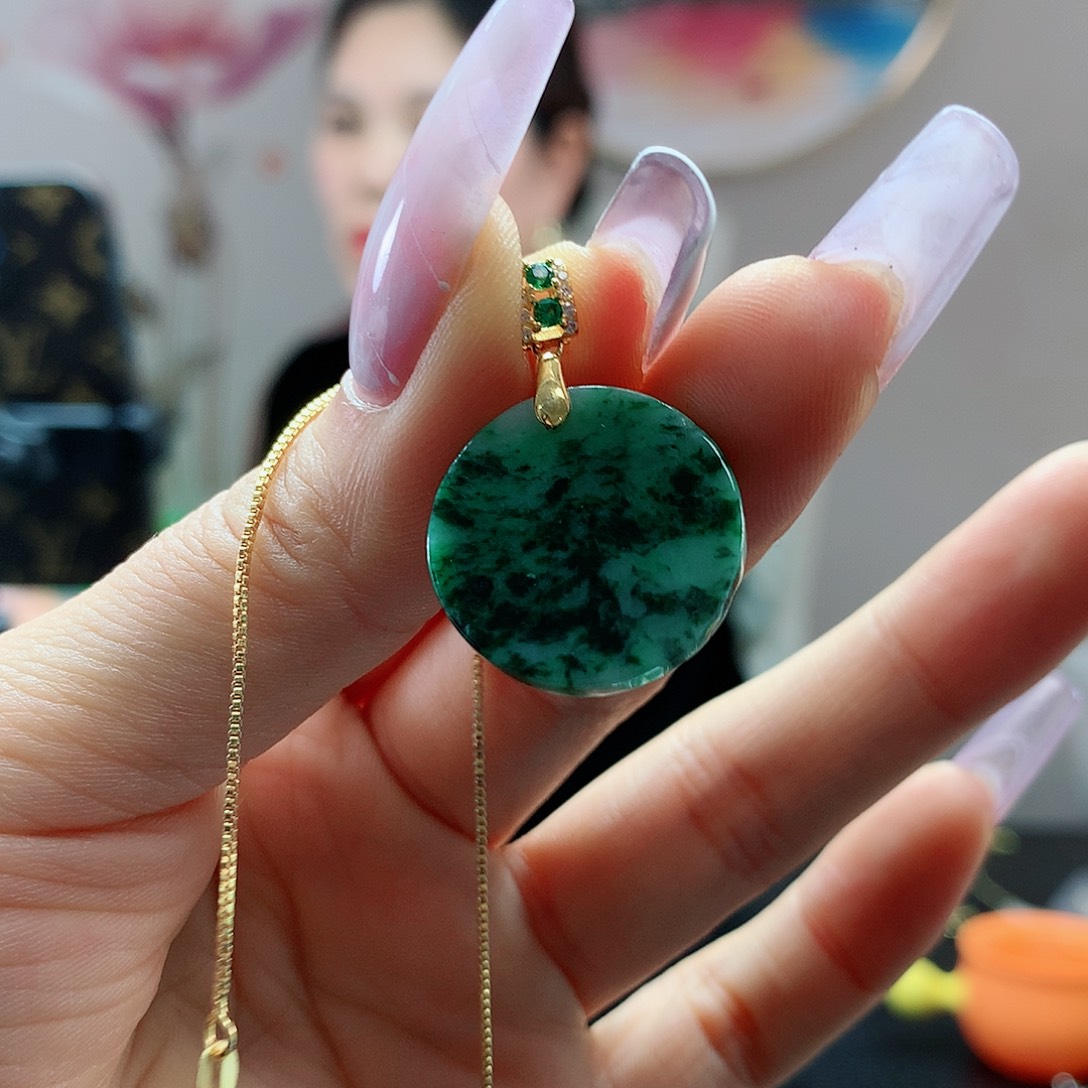 【闪购商品】翡翠吊坠(赠链)未镶嵌