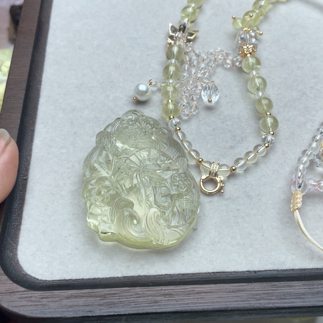 未镶嵌吊坠(不含链)水晶?****?