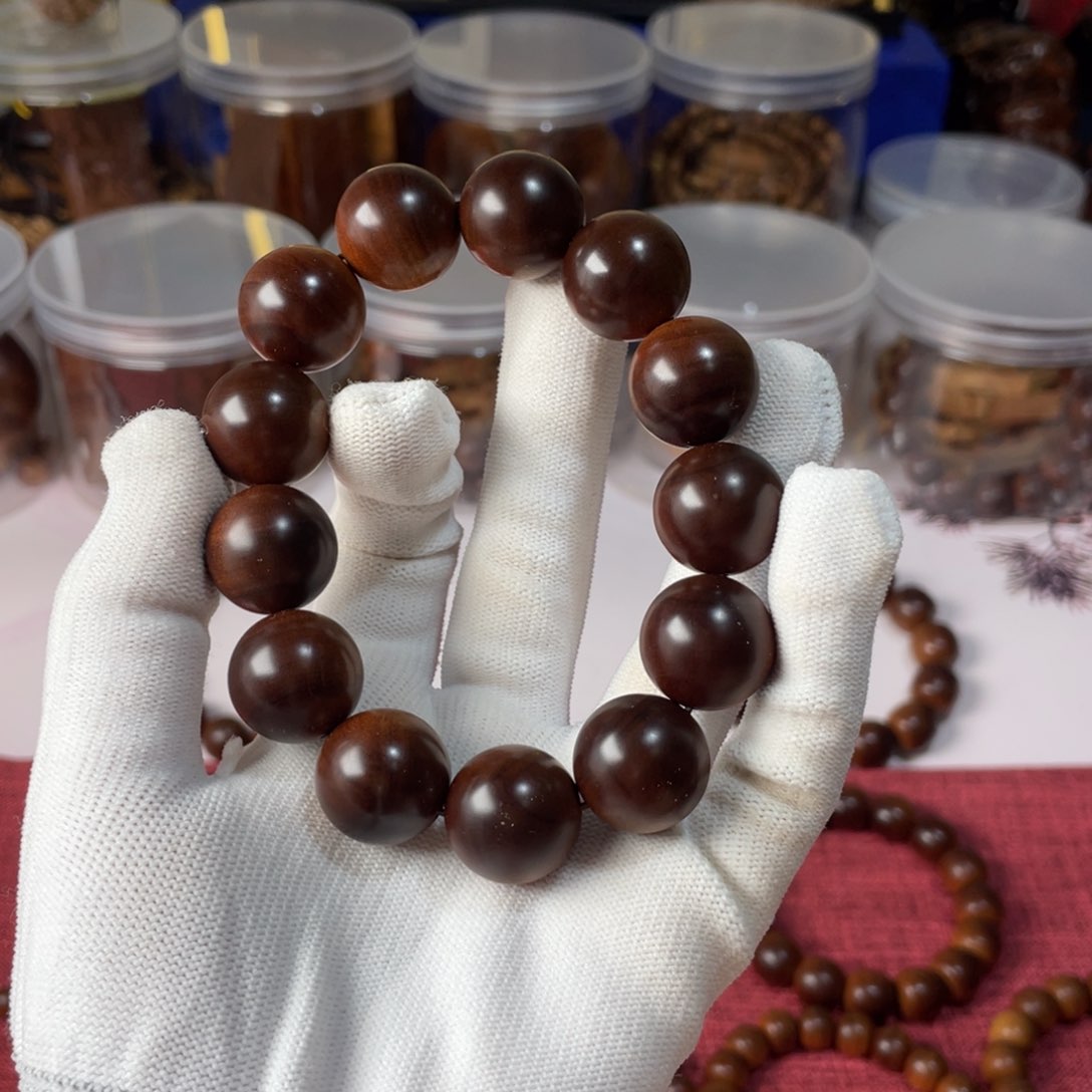 檀香木手串/手链(****度1.8焦糖