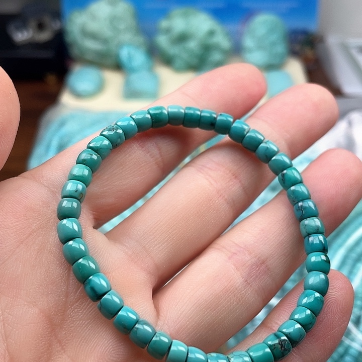 绿松石颈饰未镶嵌