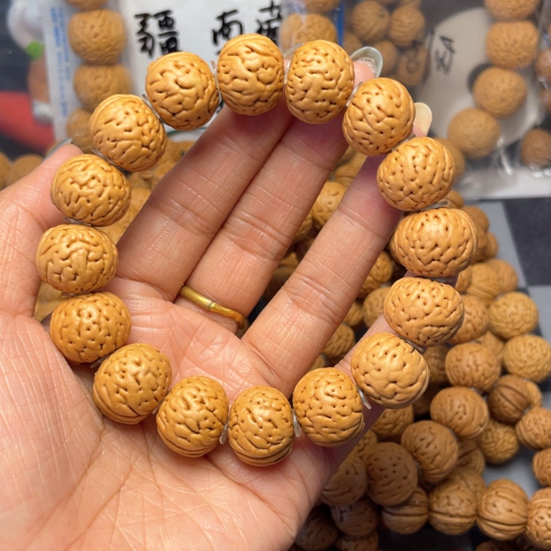 手串桃核浮*云17.5金丹手串