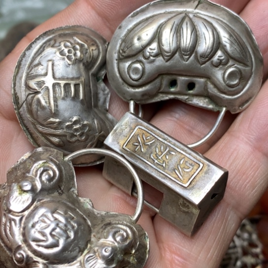 金属精美银锁吊坠