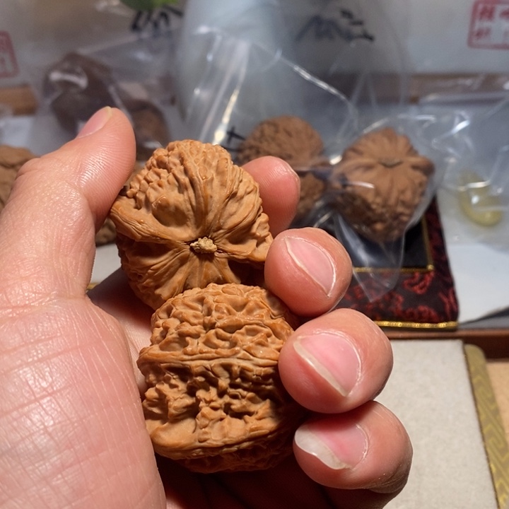 文玩核桃把件山*核桃