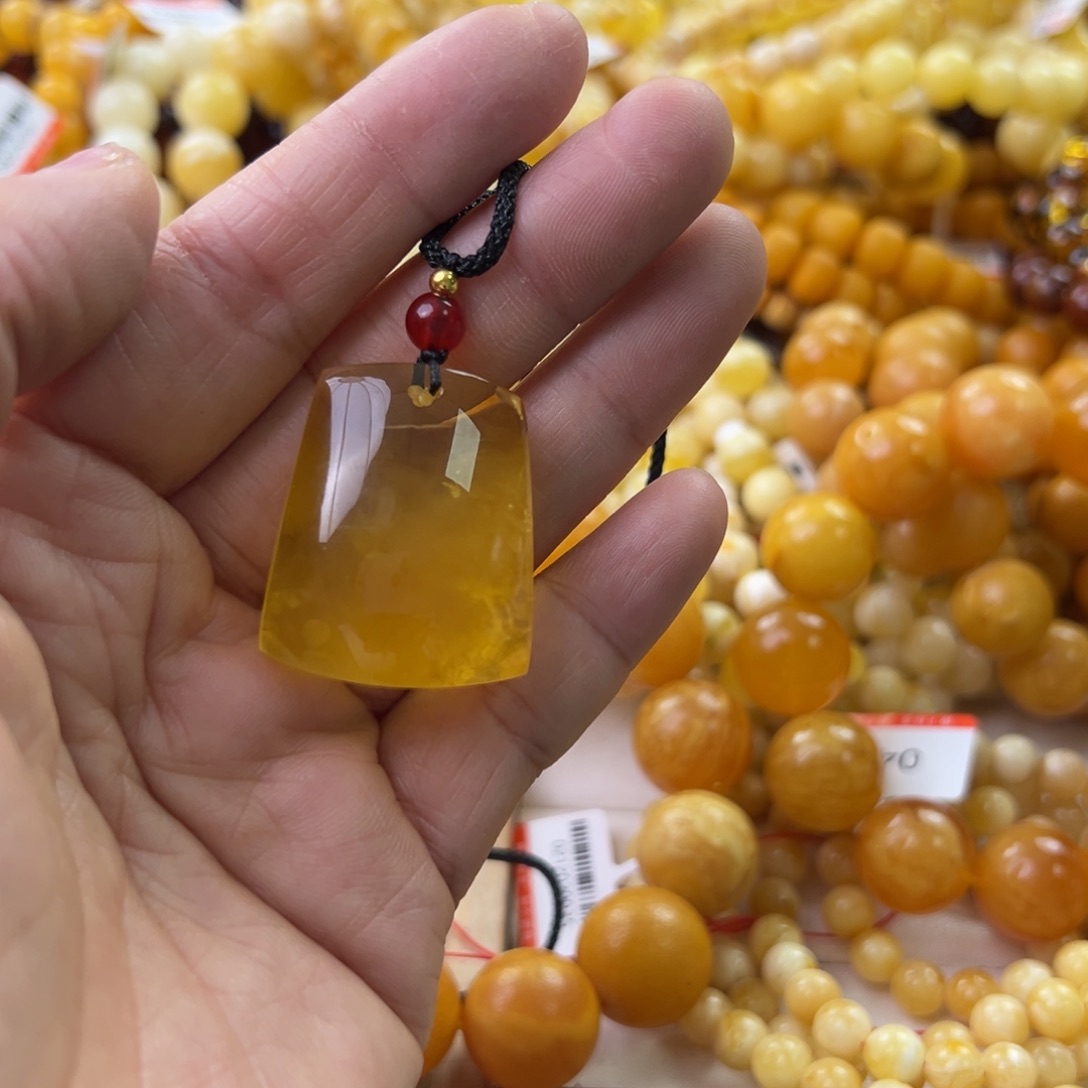 琥珀珠宝奇石未镶嵌