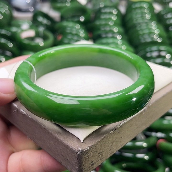 未镶嵌手镯和田玉（碧玉）