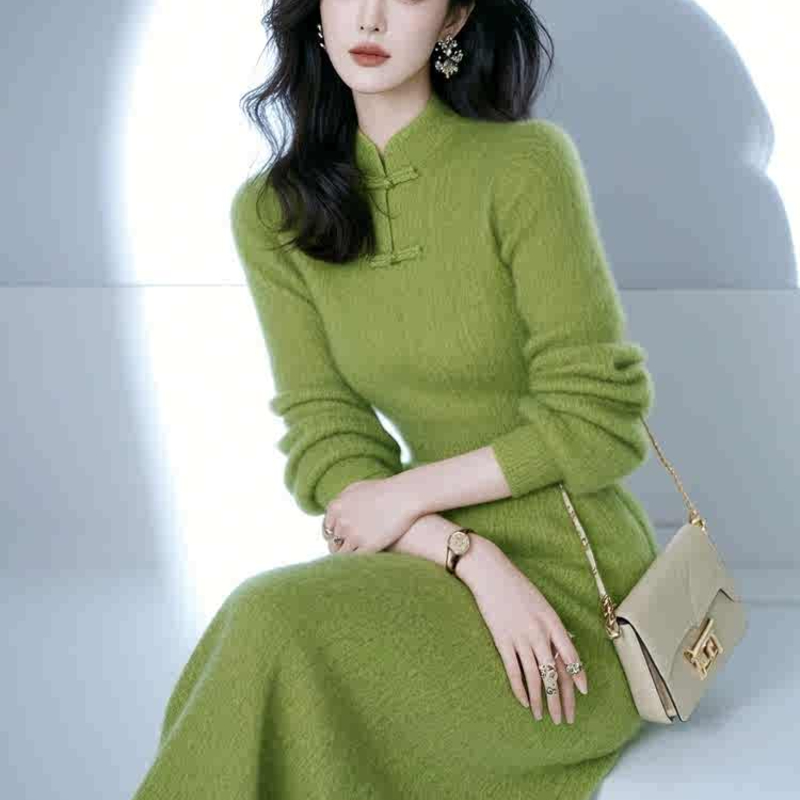 2024年冬季高级感重要场合气质小香风新中式国风绿色针织连衣裙女