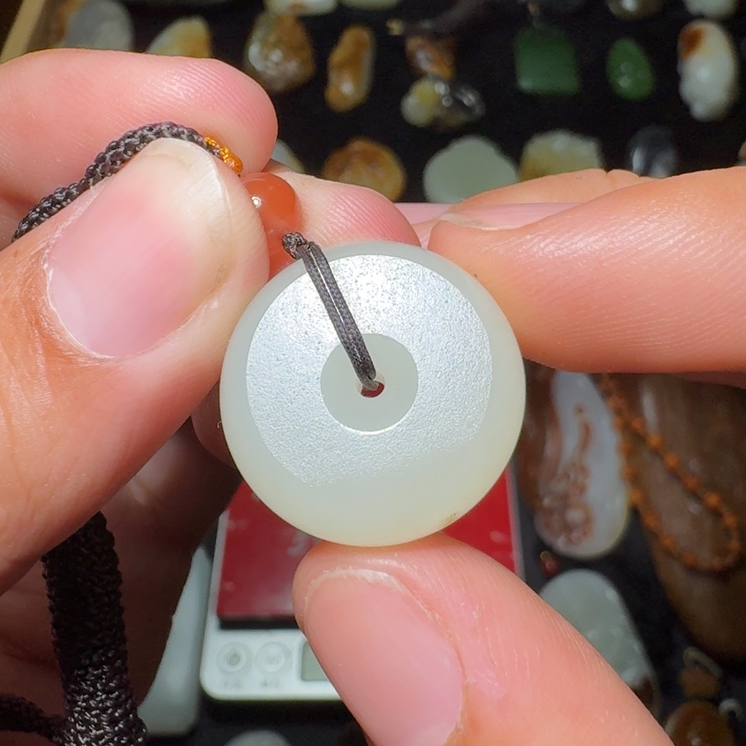 和田玉颈饰未镶嵌江*