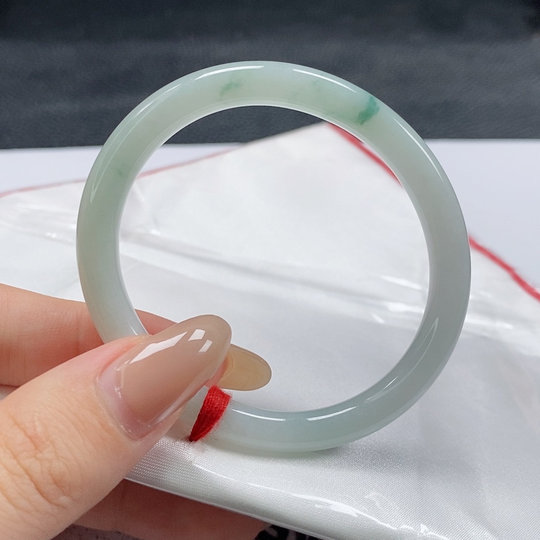 【闪购商品】翡翠手镯（贵妃镯）未镶嵌307号