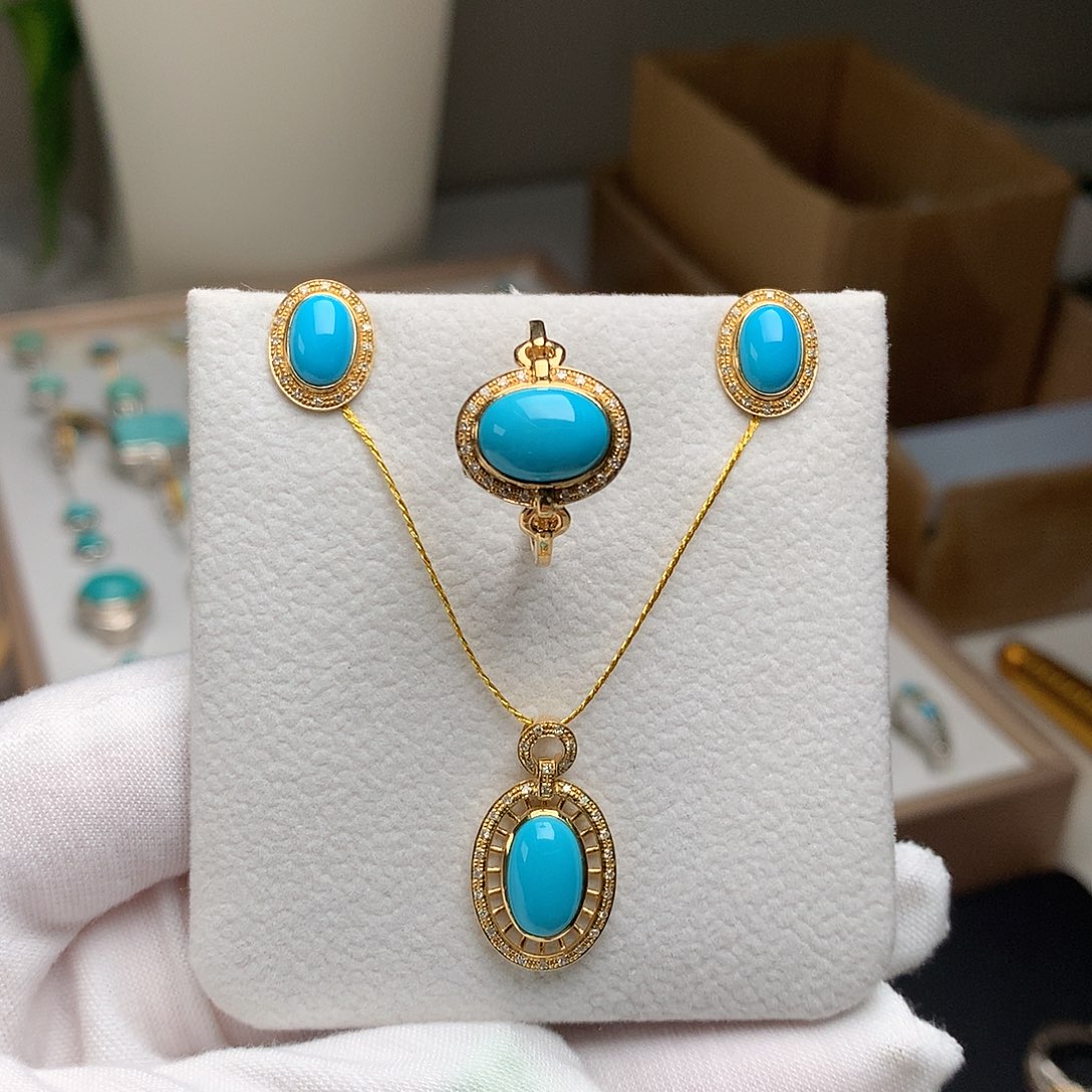 18K金镶嵌绿松石珠宝奇石