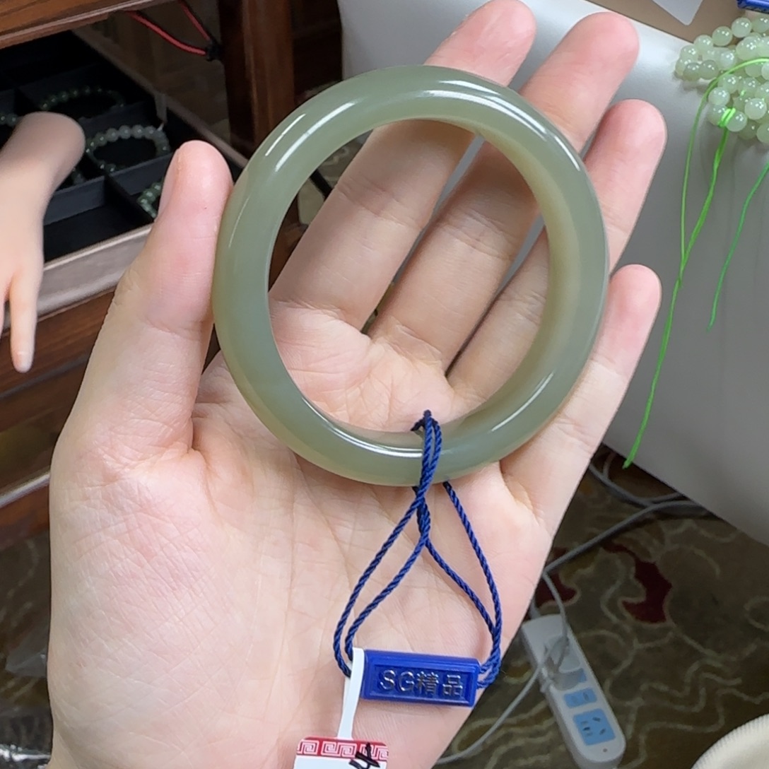 和田玉未镶嵌手镯54