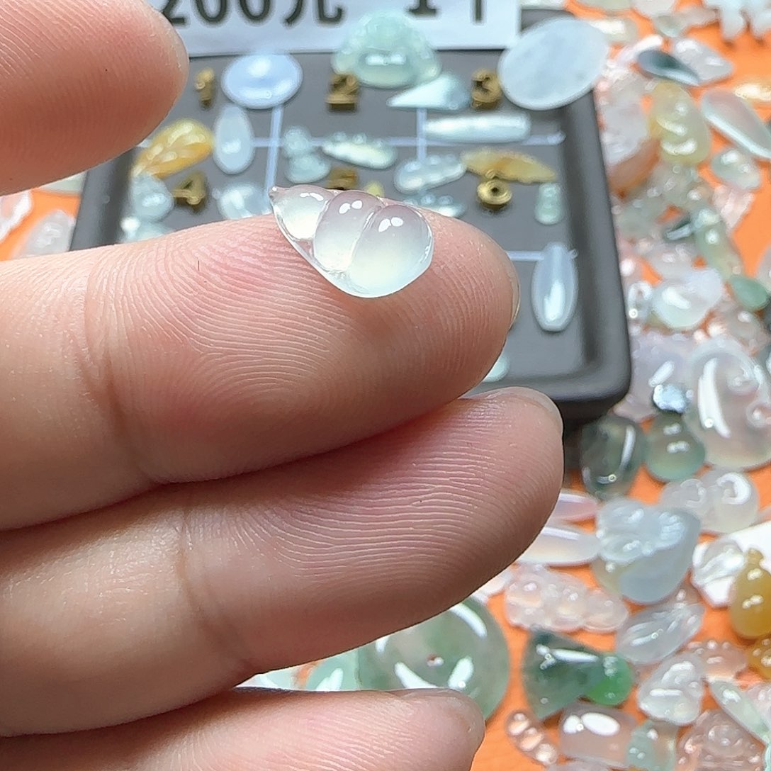 定制翡翠未镶嵌鑫*仔翡翠